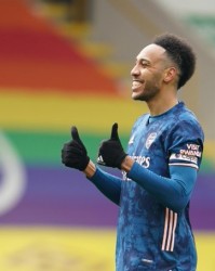  麦迪逊神仙球破门莱斯特城客场爆冷击败曼联