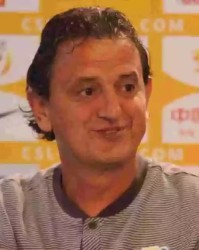  里昂主教练突然辞职，助教暂代帅位  