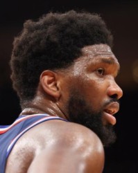  恩比德复出28+12，76人险胜热火  