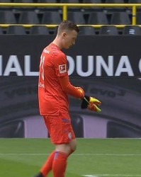  拜仁与多特积分差距缩至一分，悬念迭起  