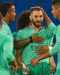  尼斯主帅赛后炮轰裁判，争议判罚引发舆论风波  