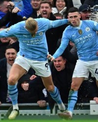  曼联逆转埃弗顿，拉什福德双响救主  